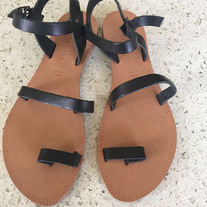 Joie A La Plage one toe leather sandals